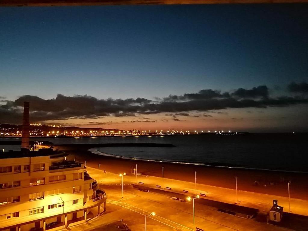 El Sexto De La Playa + Parking Gratis Apartment Хихон Екстериор снимка