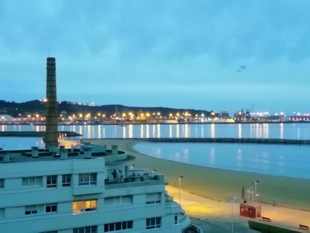 El Sexto De La Playa + Parking Gratis Apartment Хихон Екстериор снимка